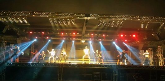 Espetáculo traz influência artística de fenômenos da música mundial