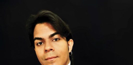 Barítono apresenta recital de canto lírico em auditório