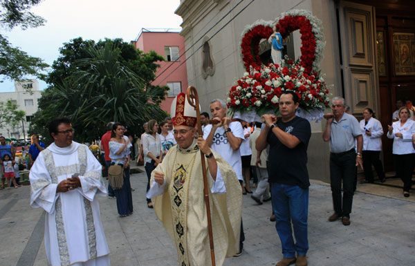 Festa da Padroeira prossegue hoje com programação musical e sacra