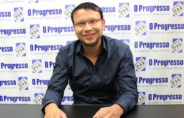 ‘Herdeiro político’ do pai, João í‰der almeja ações diferenciadas