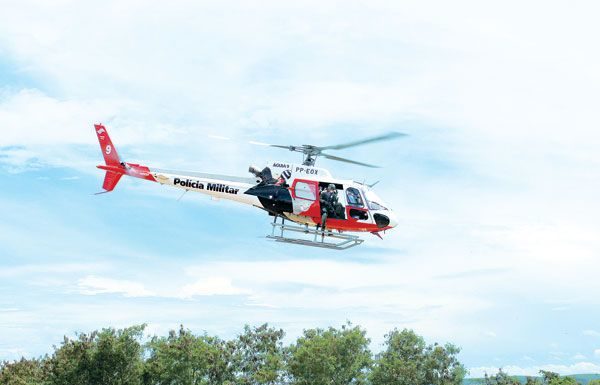 Ação policial com apoio do ‘íguia’ detém 4 suspeitos de furto e tráfico