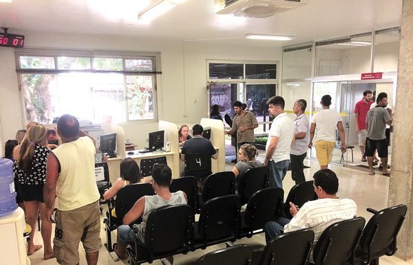 Refis entra em vigor com corte de 100% em tributos vencidos