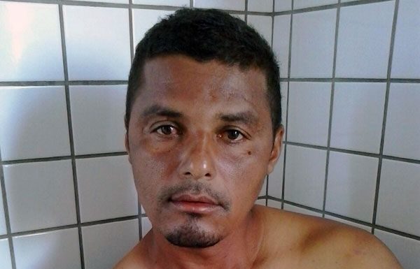 Homem desfere sequência de golpes de facão contra vizinho no Sta. Rita