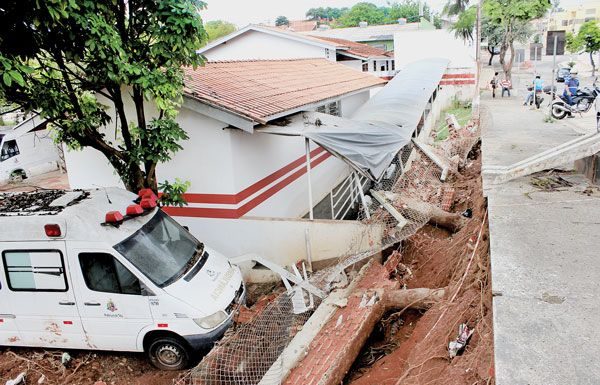 Danos de chuva ultrapassam R$ 2 milhões