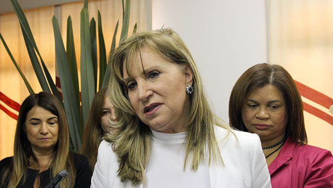 Lucia B. Favorito assume o Sincomércio a ser registrado