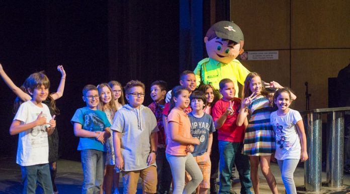 DMMU torna público o nome de mascote em evento no ‘PF’