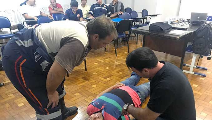 Profissionais do Samu são capacitados e dão instruções em creche