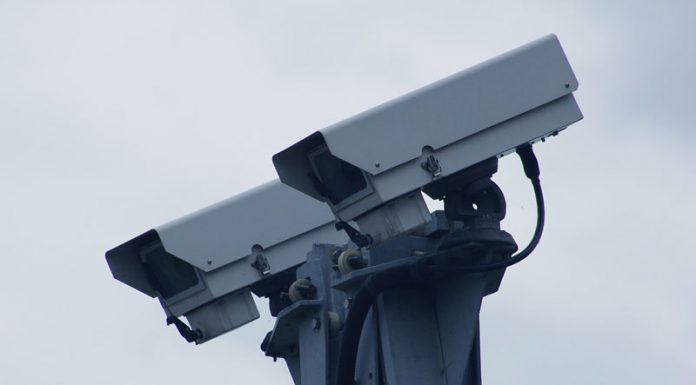 Cerca eletrônica terá escaneamento de placas e reconhecimento de face