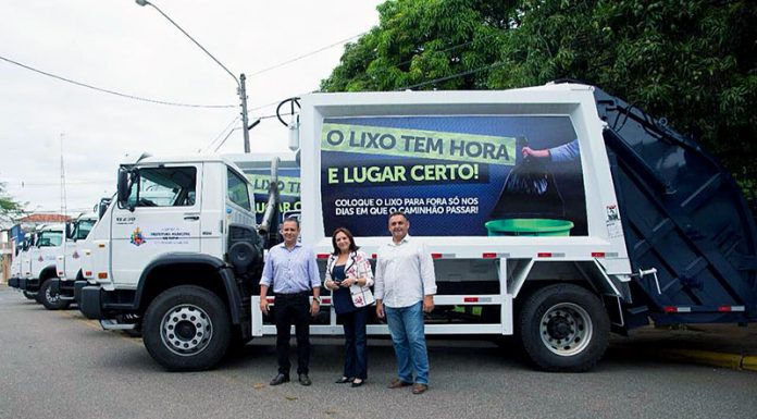 Cidade adquire novos caminhões de coleta e ‘foca’ em economia