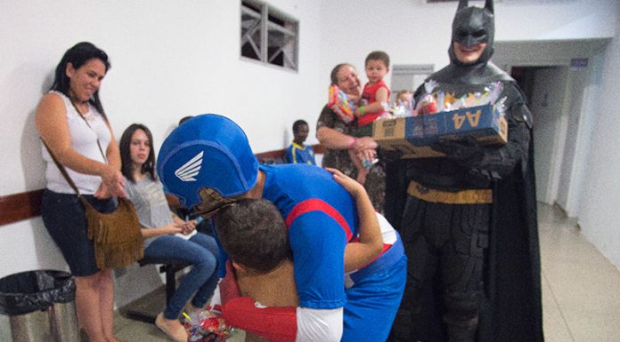 ‘Liga da Justiça’ alegra o Dia das Crianças na Sta. Casa local e no PS