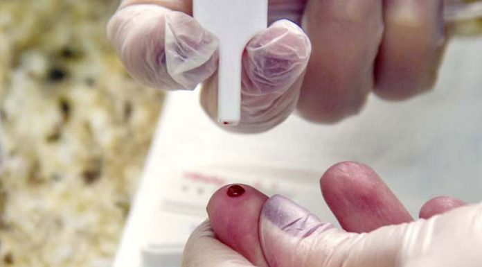 Feira da Saúde leva a prevenção ao câncer de mama à P. Matriz