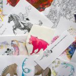 Sesi abre mostra com ilustrações de livro sobre o Barão de Münchhausen