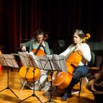 Alunos da classe de violoncelo se apresentam no ‘Villa-Lobos’