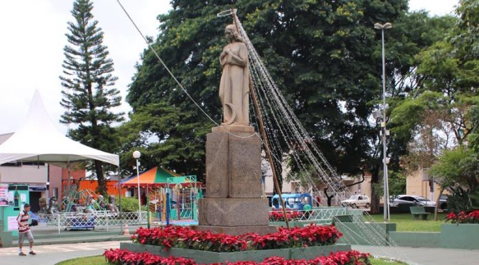 Conselho analisa pré-projeto de reforma da Pça. da Santa