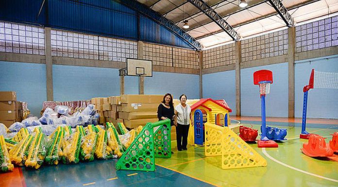 Prefeitura investe em brinquedos para as unidades escolares