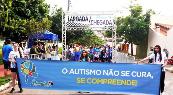Corrida pelo Autismo reúne 244 corredores na pça. Ayrton Senna