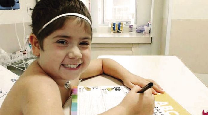 Recuperação de Júlia anima família e tratamento está próximo do final