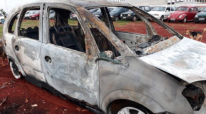 Mecânico acaba jogado em rio após contratar ‘programa’ pela internet