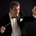 Maestro húngaro rege a Banda Sinfônica