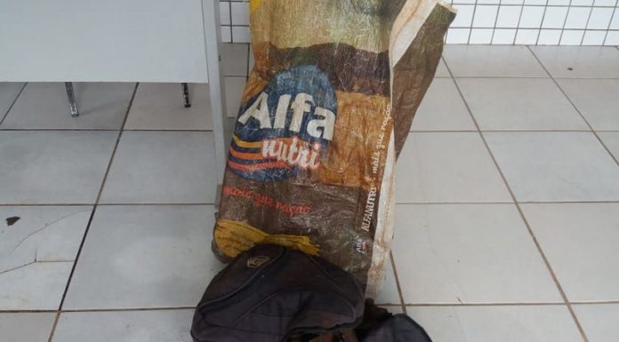 Dupla é flagrada carregando 60 quilos de ferro furtados da ALL
