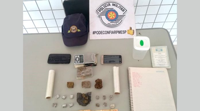 Polícia Militar prende 3 acusados e apreende 1 adolescente por tráfico