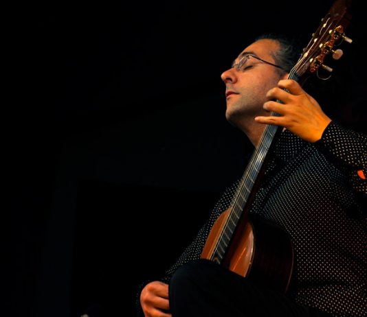 Conservatório de Tatuí promove recital com violonista Paulo Inda