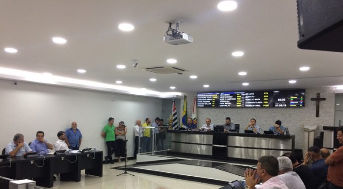 Parlamentares aprovam Orçamento 2019