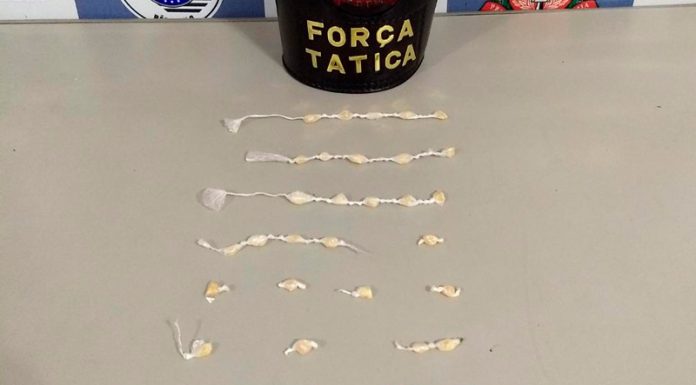 Detido por tráfico de drogas esconde crack na boca ao ser parado