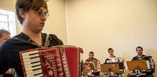 Conservatório realiza 1ª audição de alunos do curso de acordeão
