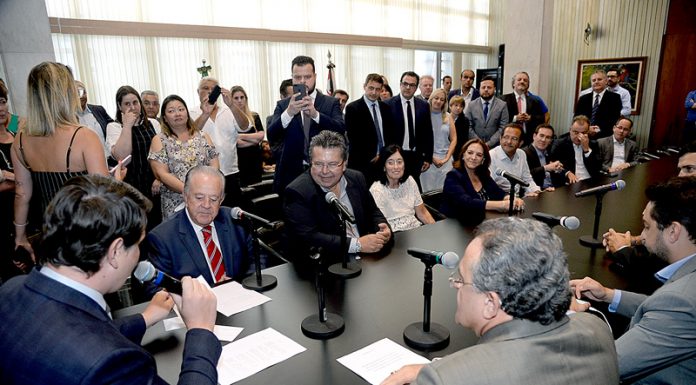 Ex-prefeito Gonzaga assume o 3º mandato como deputado estadual