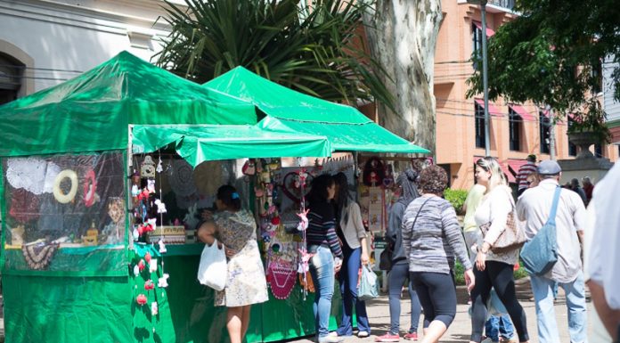 Feira de artesanato segue até domingo na Praça da Matriz