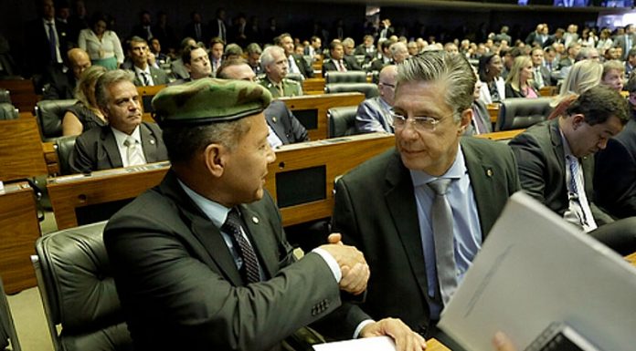 Tatuiano Guiga Peixoto toma posse como deputado federal em Brasília