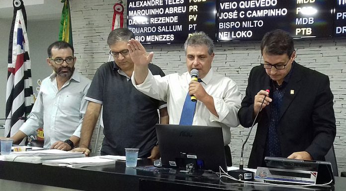 Saporito toma posse na Câmara Municipal substituindo Jr. Vaz