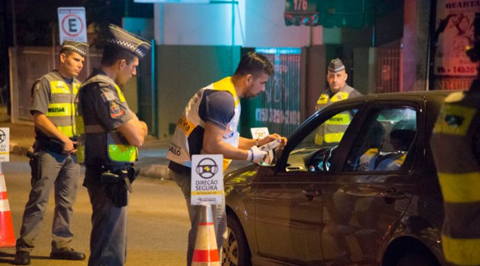 Ação promovida em parceria com o Detran fiscaliza mais de 250 carros