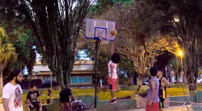 Com a temática paz, Matriz sedia primeiro Rolê na Praça do ano