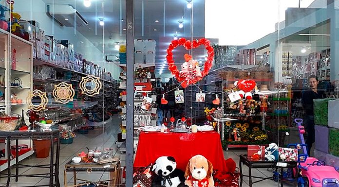 Comércio abre em horário estendido para compras do Dia dos Namorados