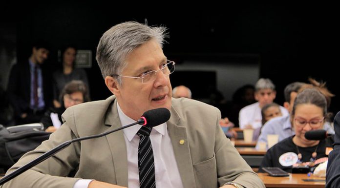 Guiga debaterá reforma tributária do país