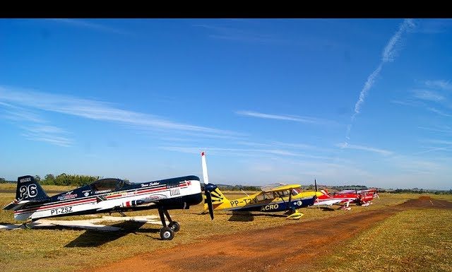Melhores pilotos acrobatas do país já voam em Tatuí