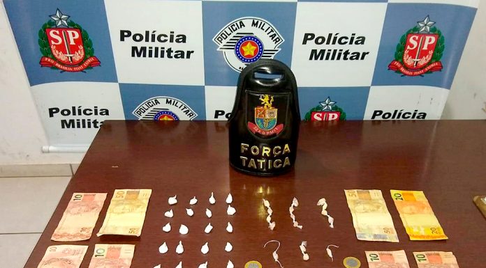 Dupla é flagrada escondendo drogas em lixeira na Sta. Luzia