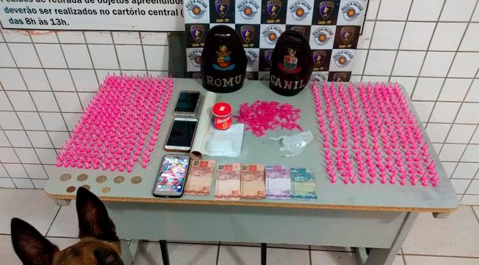 Dupla é presa acusada de gerenciar o tráfico de drogas na vila Angélica