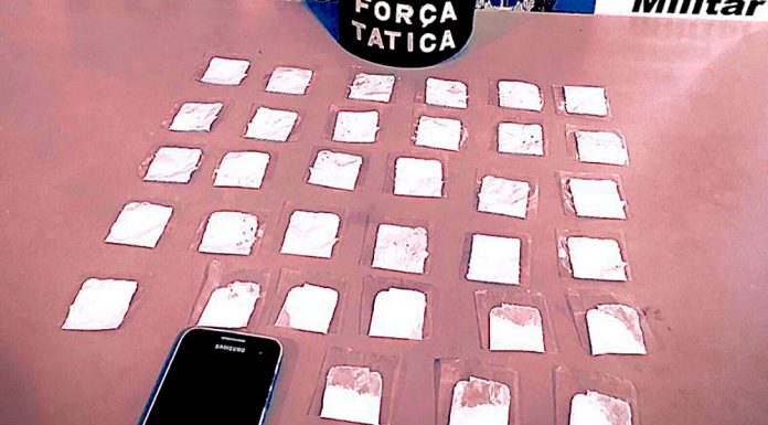 Dupla é detida ao ser flagrada com porções de ‘Aricanduva’