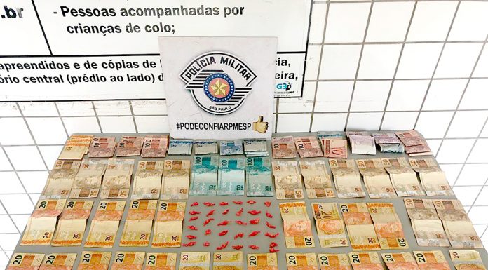 PM flagra jovem com droga e dinheiro escondidos na cueca