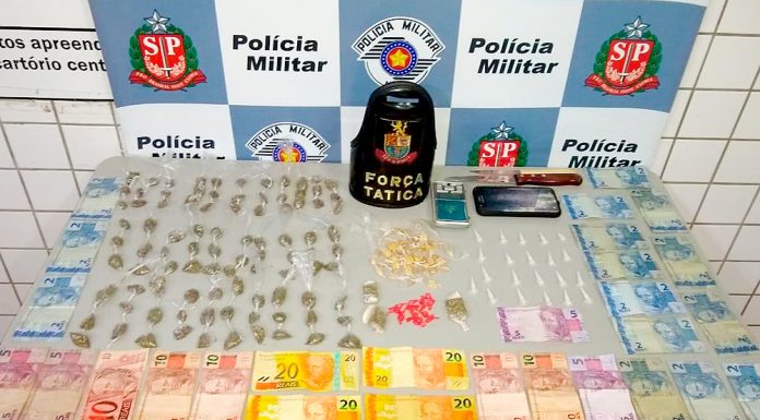 Homem tenta fugir da Força Tática e acaba detido por tráfico de drogas