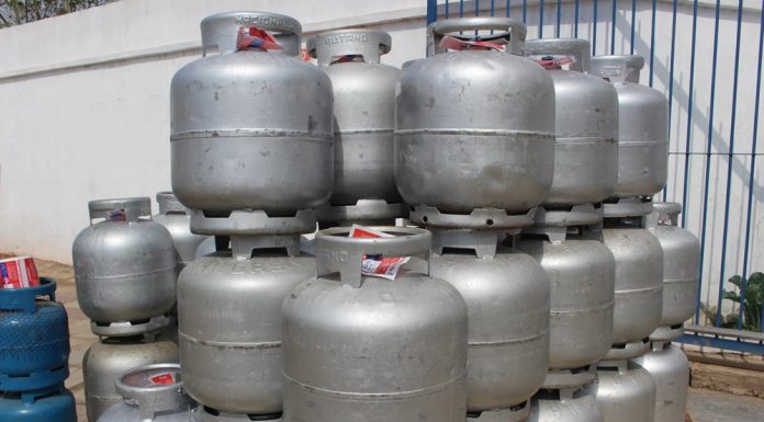 Botijão de gás de cozinha não pode custar mais de R$ 70, alerta Procon