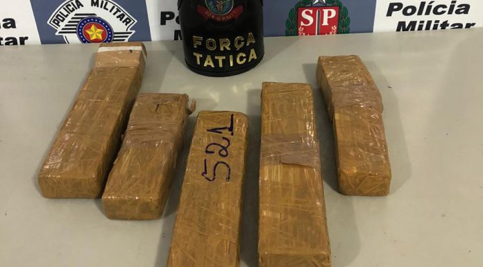 Força Tática flagra sujeito com quase 3kg de maconha