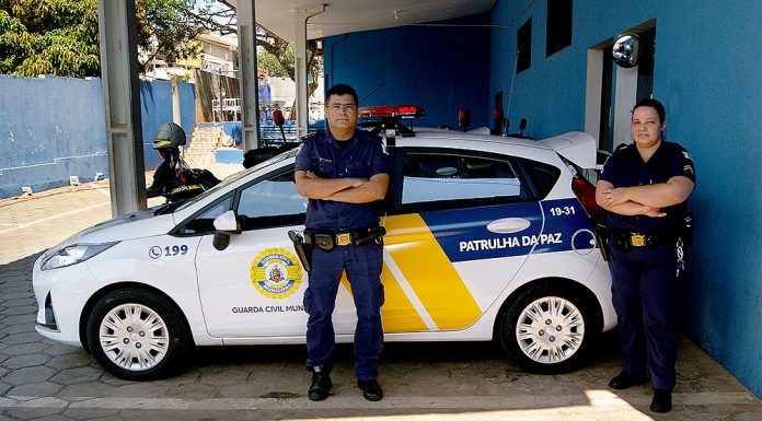 Homem é preso acusado de jogar álcool e atear fogo na companheira