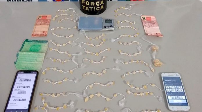 Denúncia gera detenção de jovem casal que transportava drogas