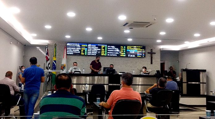 Última sessão antes de eleição municipal ocorre em 30 minutos