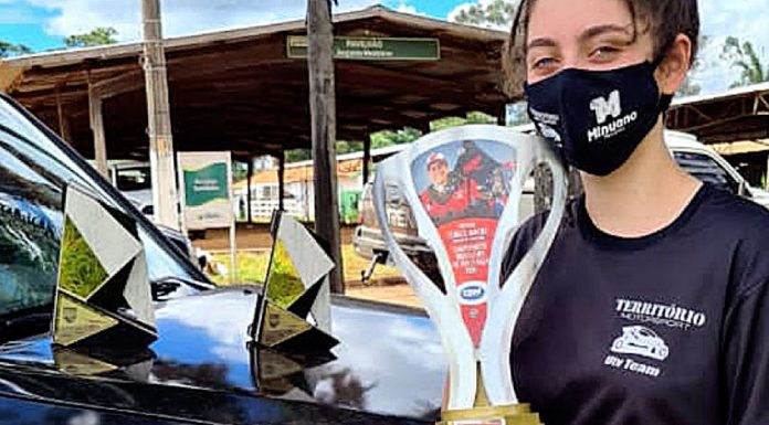 ‘Tatuiana’ de 15 anos conquista o título brasileiro do Rally Baja 2020