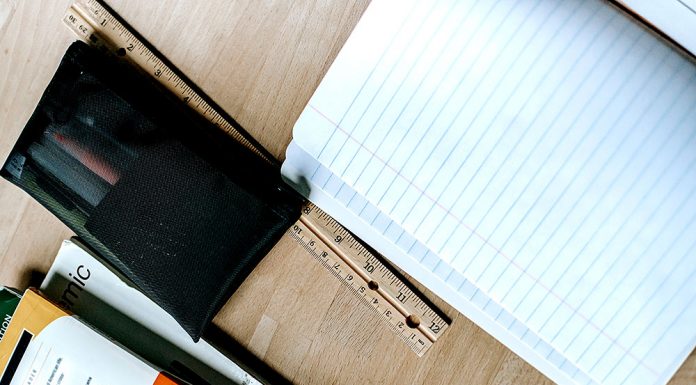 Inquérito aberto para investigar a compra de materiais escolares